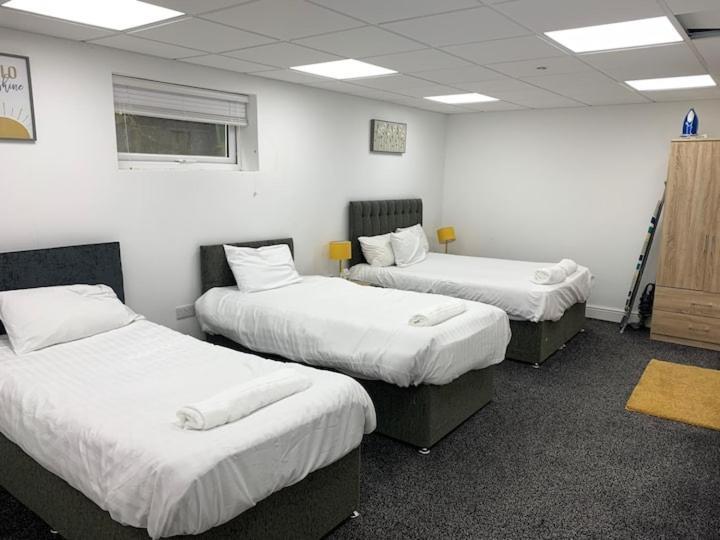 Huge Studio Close To City Centre With Free Secure Parking Leeds  Zewnętrze zdjęcie