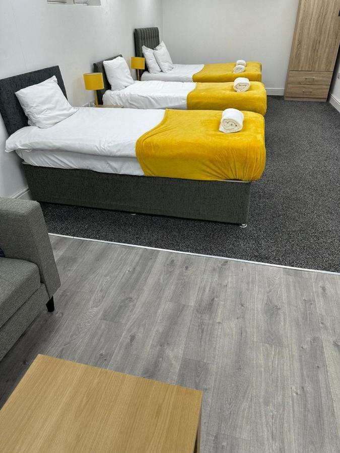 Huge Studio Close To City Centre With Free Secure Parking Leeds  Zewnętrze zdjęcie