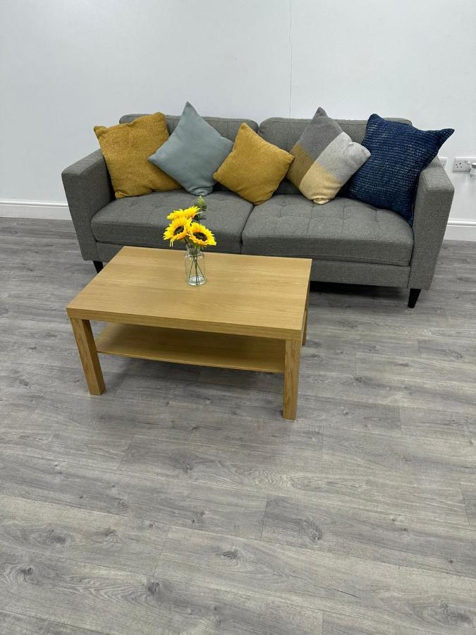 Huge Studio Close To City Centre With Free Secure Parking Leeds  Zewnętrze zdjęcie